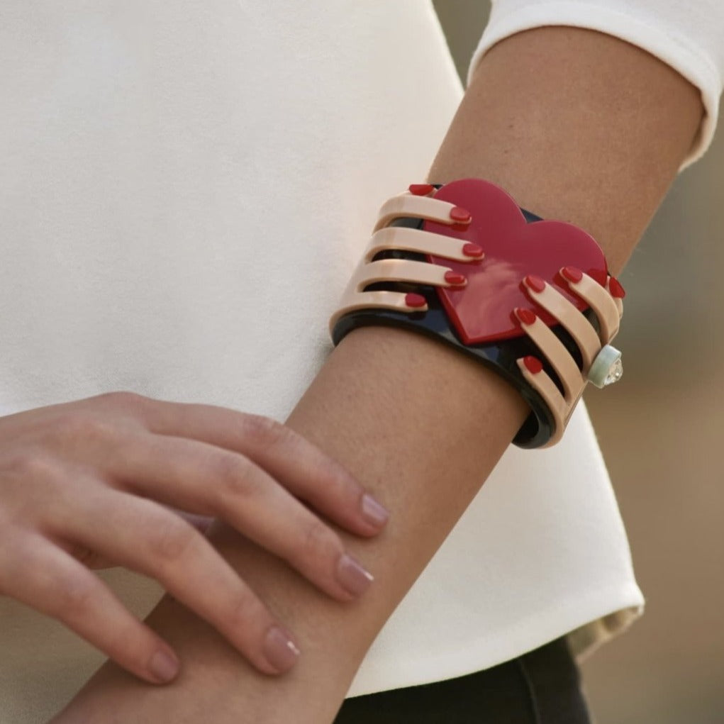 Gissa Bicalho Hand Bracelet