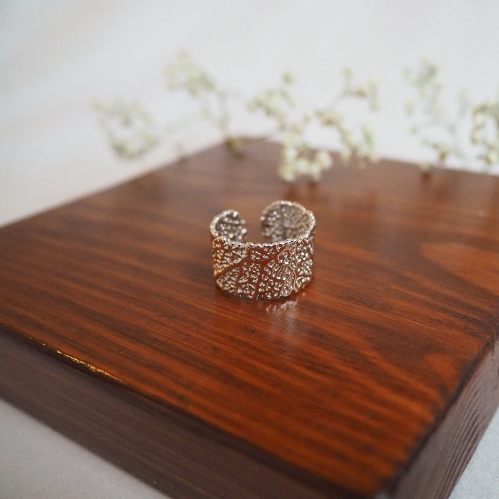 Folha do Cerrado Ring Silver - Adjustable - Neena Jewellery 